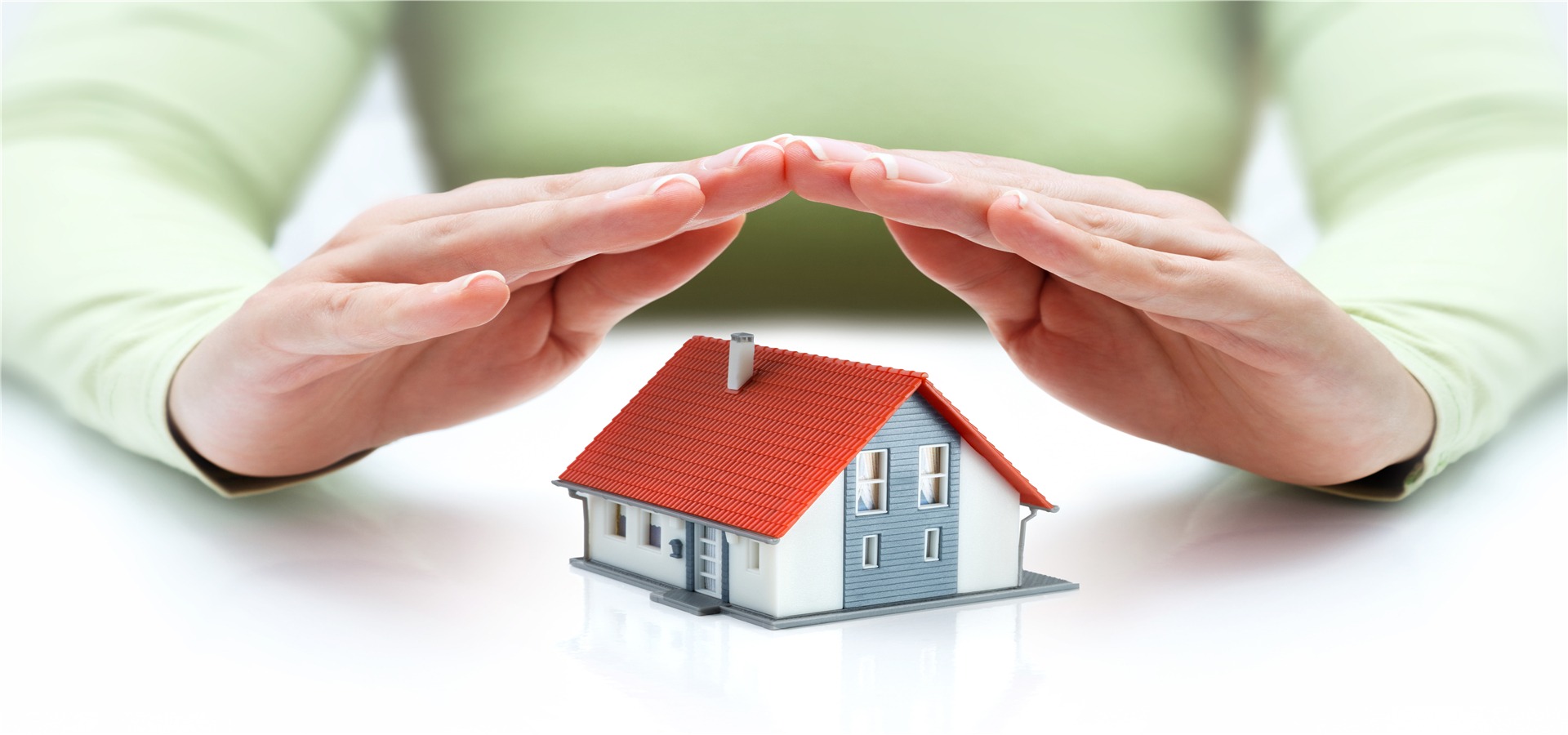 —Pngtree—housing villa property insurance poster 555183